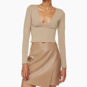 Babaton Aritzia Contour long sleeve deep v body con shirt Sz 2XS